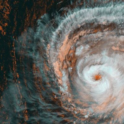 Kanada'yı etkileyen Larry Kasırgası!