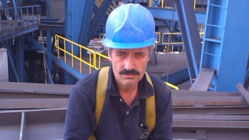 Feci ölüm! Fabrikanın çatısından düştü