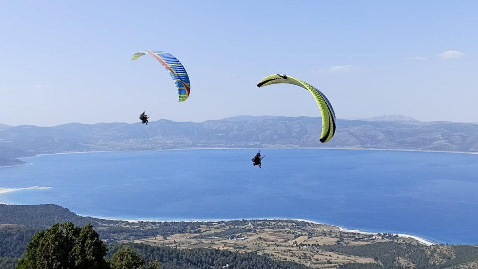 Salda'ya inen paraşütçülere para cezası