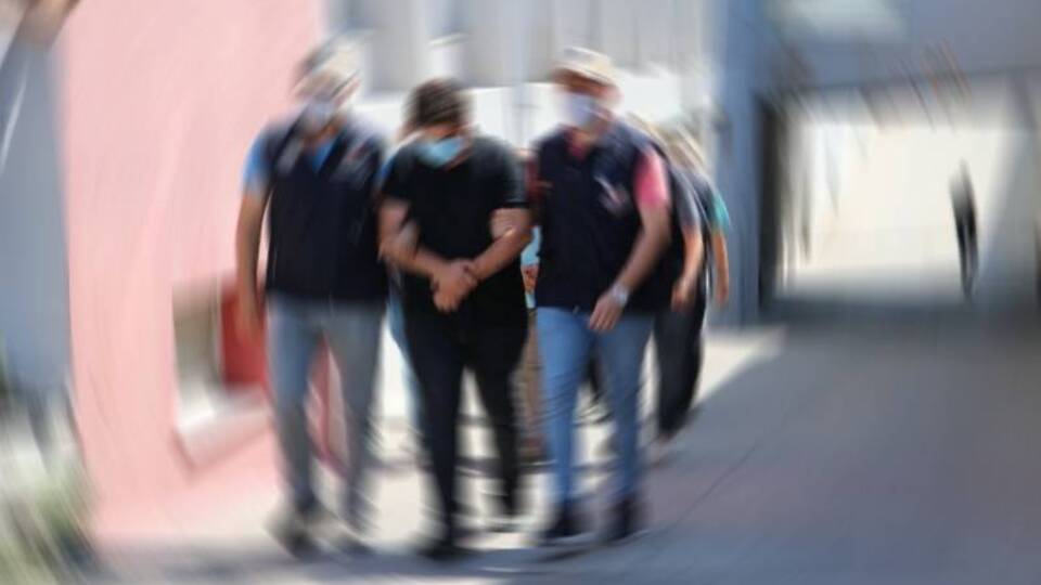 Adana'da merkezli 3 ilde FETÖ gözaltıları