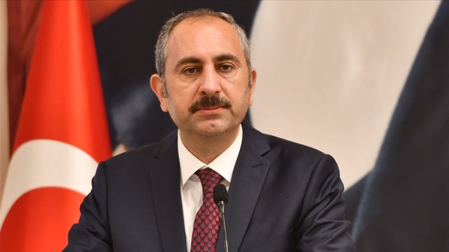 Adalet Bakanı Gül, Hollandalı mevkidaşı ile görüştü