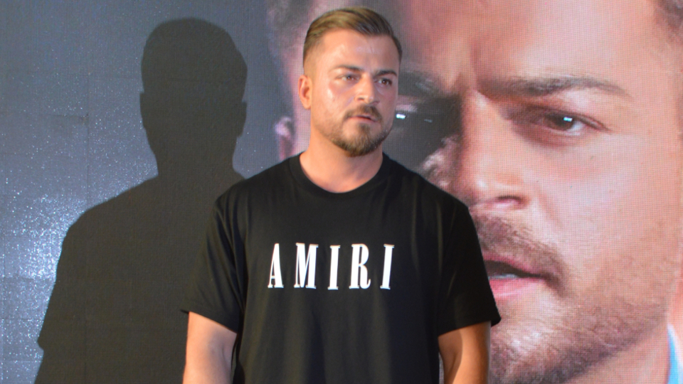 Klip çekiminde ölümden döndü