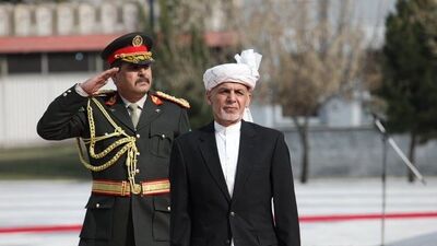 Afganistan'ı terk eden Gani özür diledi