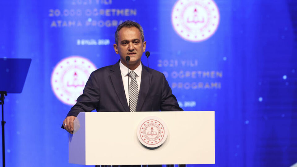 Milli Eğitim Bakanı Özer'den öğretmen ataması açıklaması