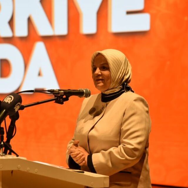 AK Parti Kadın Kolları kampa giriyor