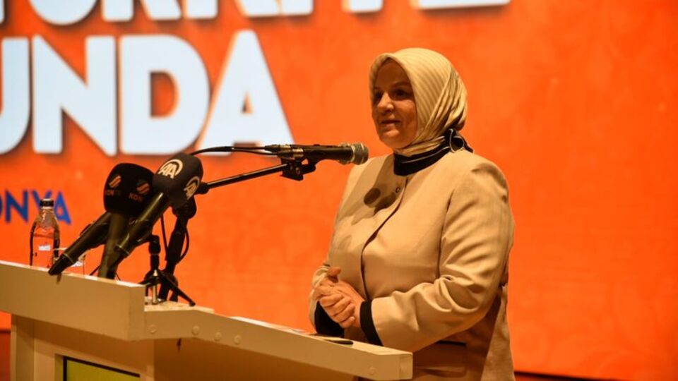 AK Parti Kadın Kolları kampa giriyor