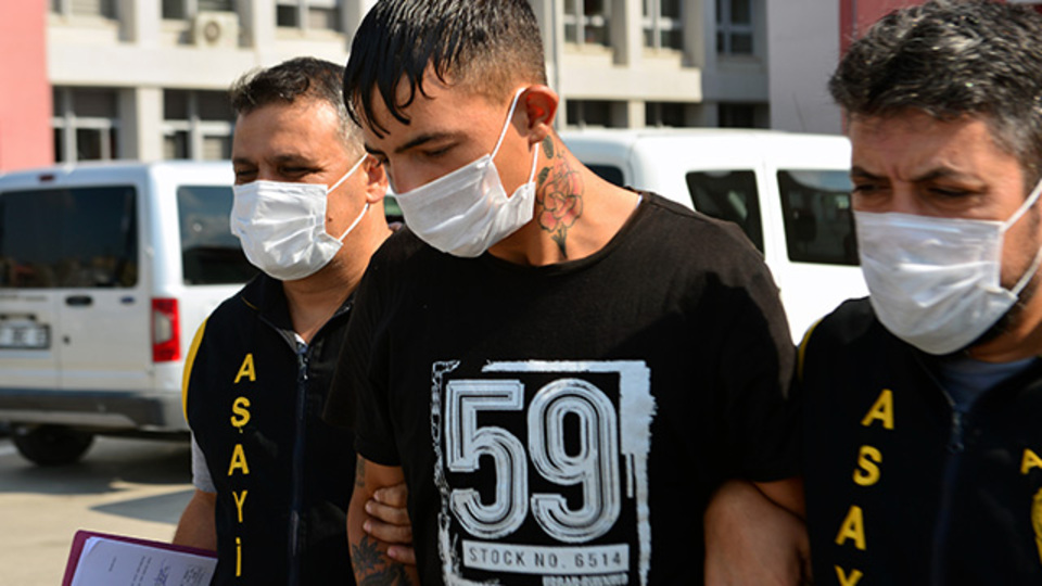 Dövmeleri yakalattı! Cezaevine gönderildi