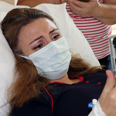 Duygu dolu anlar! Koronaya yakalandı, bebeğini ilk kez tabletten izledi