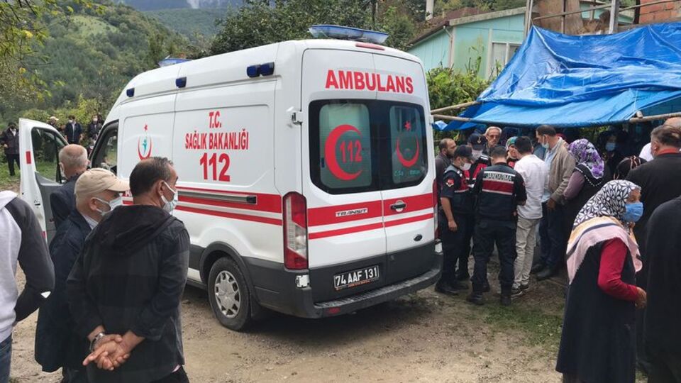 Taziye evinde balkon çöktü: Yaralılar var