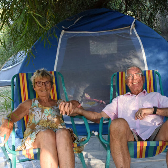 34 yıl önce tatil yaptıkları çadırla tekrar geldiler