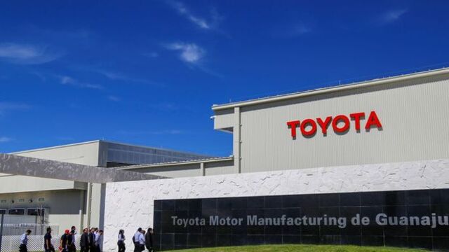 Toyota Kovid-19 etkisi nedeniyle küresel üretimini düşürüyor