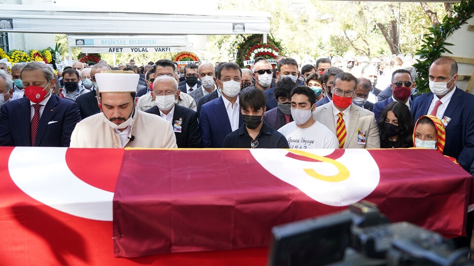 Duygun Yarsuvat son yolculuğuna uğurlandı