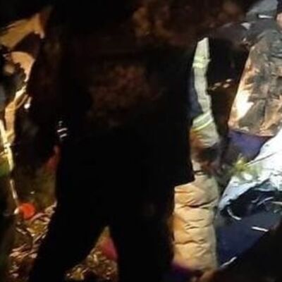 Motorlar alev aldı, acil iniş yaptı!