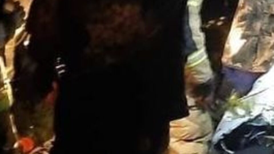 Motorlar alev aldı, acil iniş yaptı!