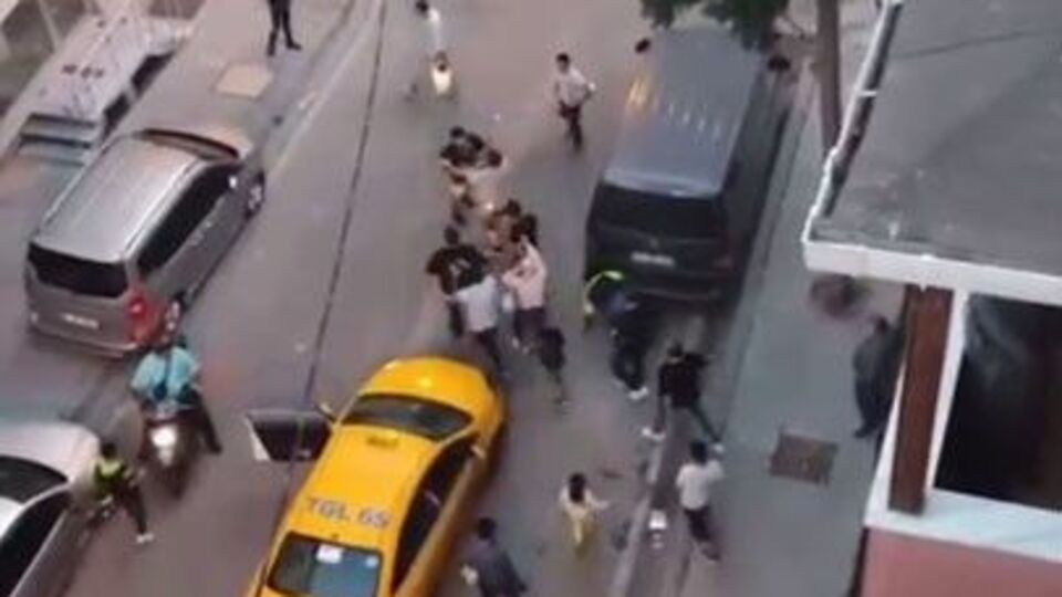 Taksiciyle müşterinin meydan savaşı!