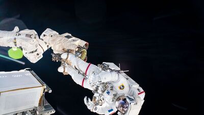 Astronotların uzay yürüyüşü 7 saat sürdü!