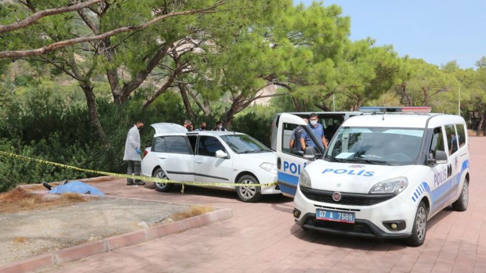 Arkadaş yanındaki ölümde şüphe!