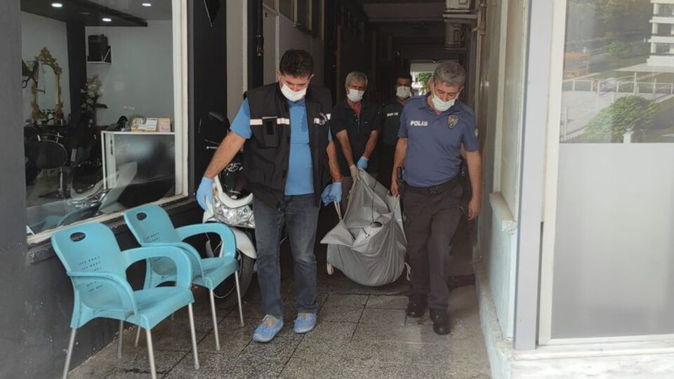 "Dayak yedim" dedi, annesi ölü bulundu