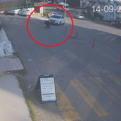 Yokuş aşağı kayan bebek arabası 3 metreden düştü: 10 aylık bebek yaralandı