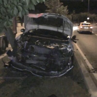 Yaralı doktoru kaza yerinde bırakıp kaçtı