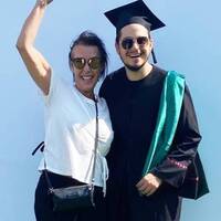 Perihan Savaş'ın oğlu mezun oldu