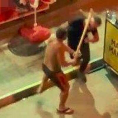 Dehşete düşüren görüntü! Sopayla öldüresiye dayak