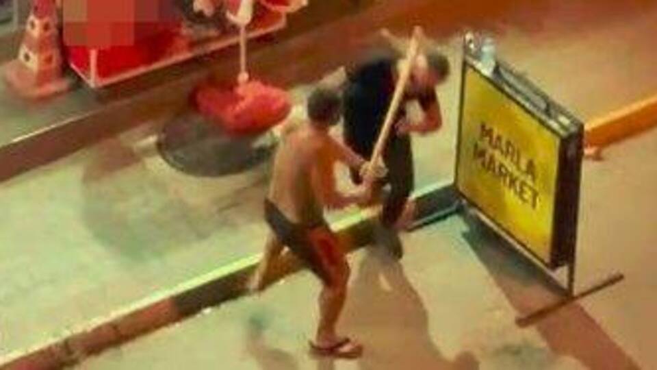 Dehşete düşüren görüntü! Sopayla öldüresiye dayak