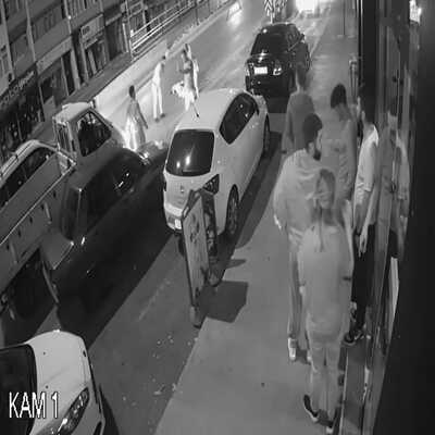 Kız arkadaşının eski sevgilisini bıçakladı!