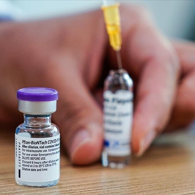 Japonya'da BioNTech aşılarının tüplerinde yabancı madde!