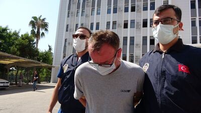 Defalarca bıçaklayıp öldürdü! Emniyet çıkışında!