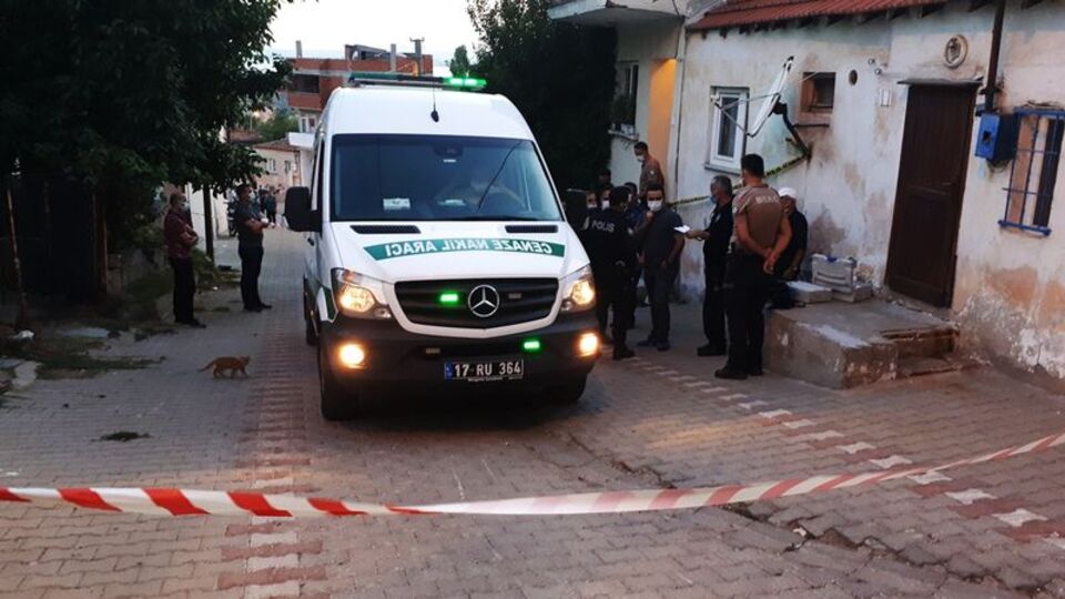 Annesini keserle öldürdü!