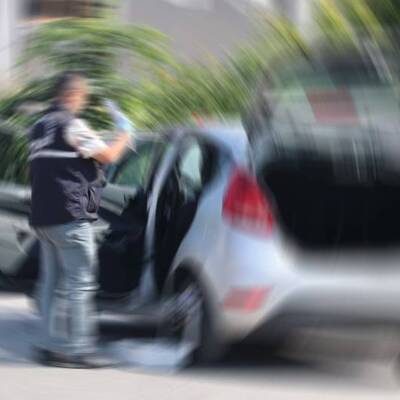 Kiralayıp çaldılar, satıp yine çaldılar!