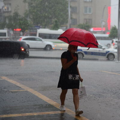 Sağanak yağış uyarısı! 5 il için sel uyarısı