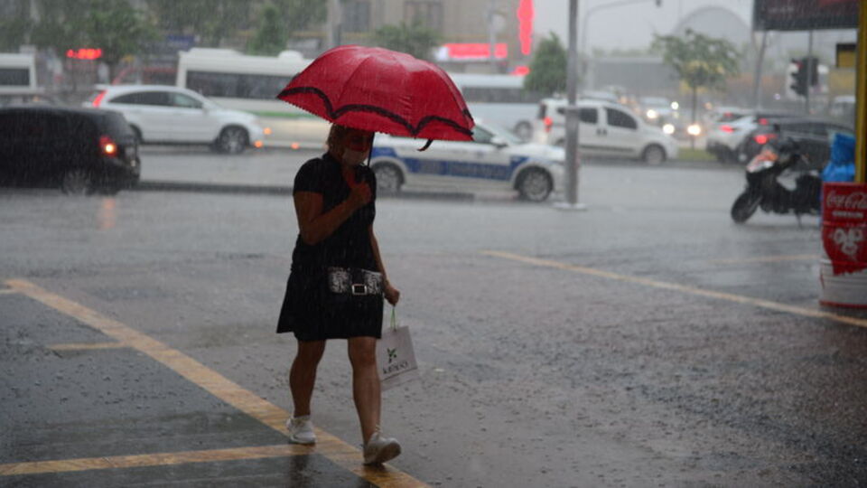 Sağanak yağış uyarısı! 5 il için sel uyarısı