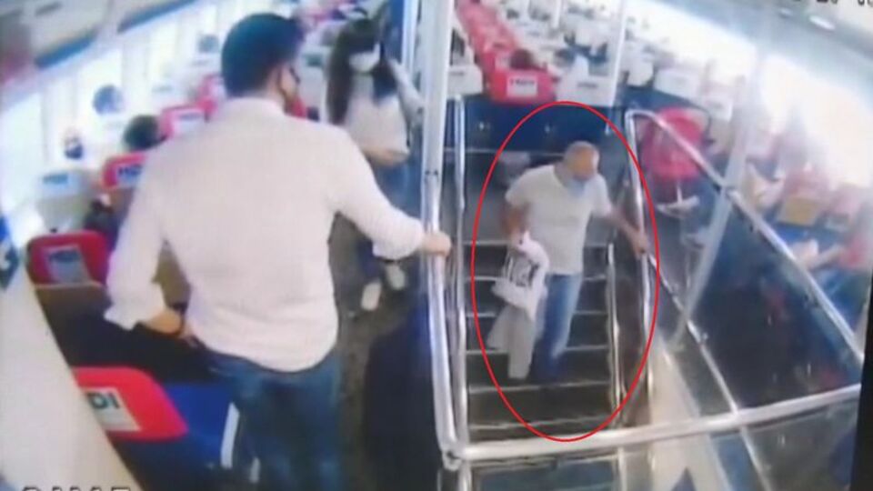 Deniz otobüsünde iğrenç olay!