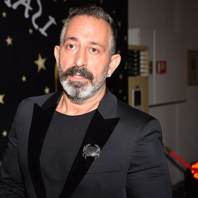 Cem Yılmaz takipçilerini uyardı