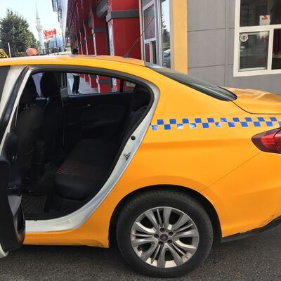 Sancısı tuttu, bindiği takside doğum yaptı