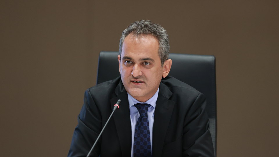 Bakan Özer: Hiçbir okul vaka nedeniyle kapatılmadı