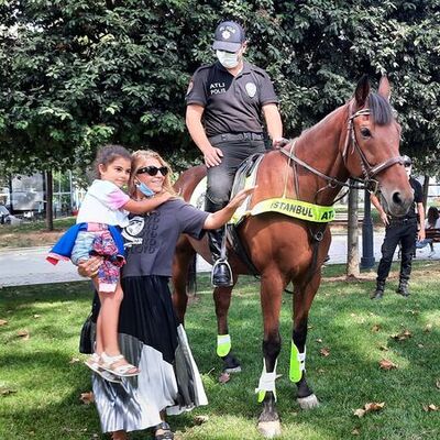 Beşiktaş'ta atlı polisler denetimde! İlgi çektiler