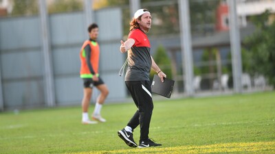 Fatih Tekke ile yollar ayrıldı