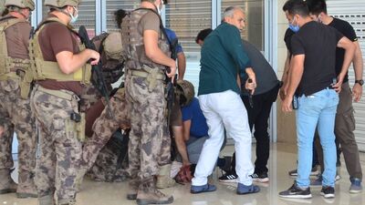 Antalya'da 5 saatlik dehşet! Ustasını rehin aldı