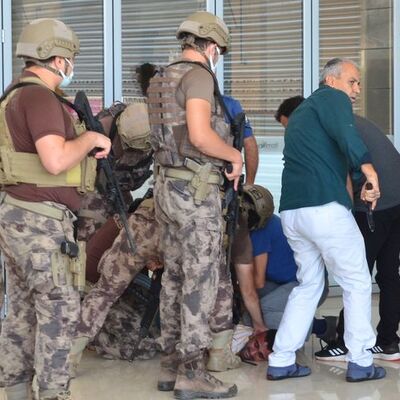 Antalya'da 5 saatlik dehşet! Ustasını rehin aldı