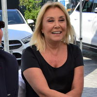 "Evliyken beni hep böyle kandırdın!"