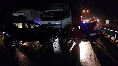 TEM Otoyolu'nda zincirleme kaza: 5 yaralı