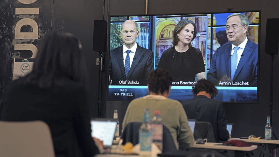 Almanya'da başbakanlık yarışında son canlı yayın