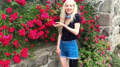 Neslican Tay kimdir?