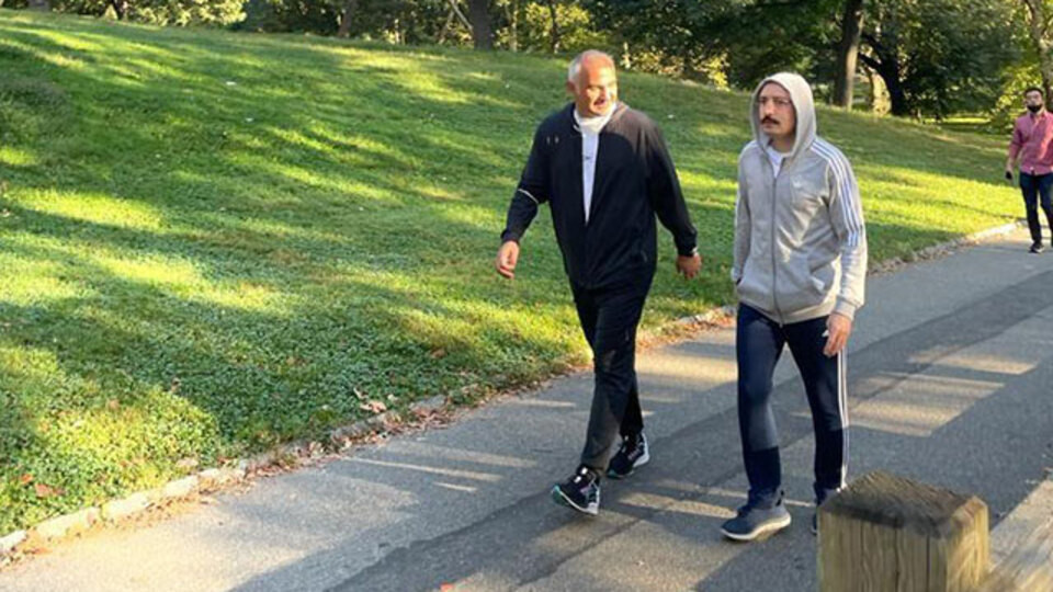 İki Bakanın Central Park'ta yürüyüş keyfi