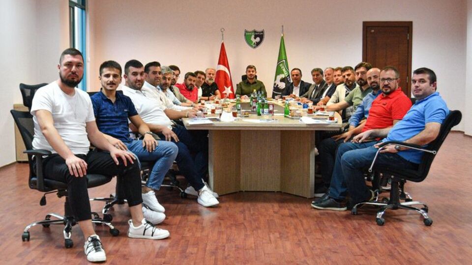 Denizlispor'da görev dağılımı yaptı