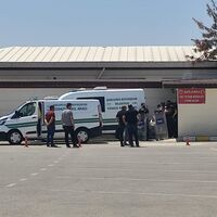 İşe giderken sırtından vuruldu