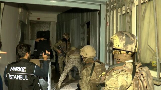 Beyoğlu'nda 'torbacı' baskını